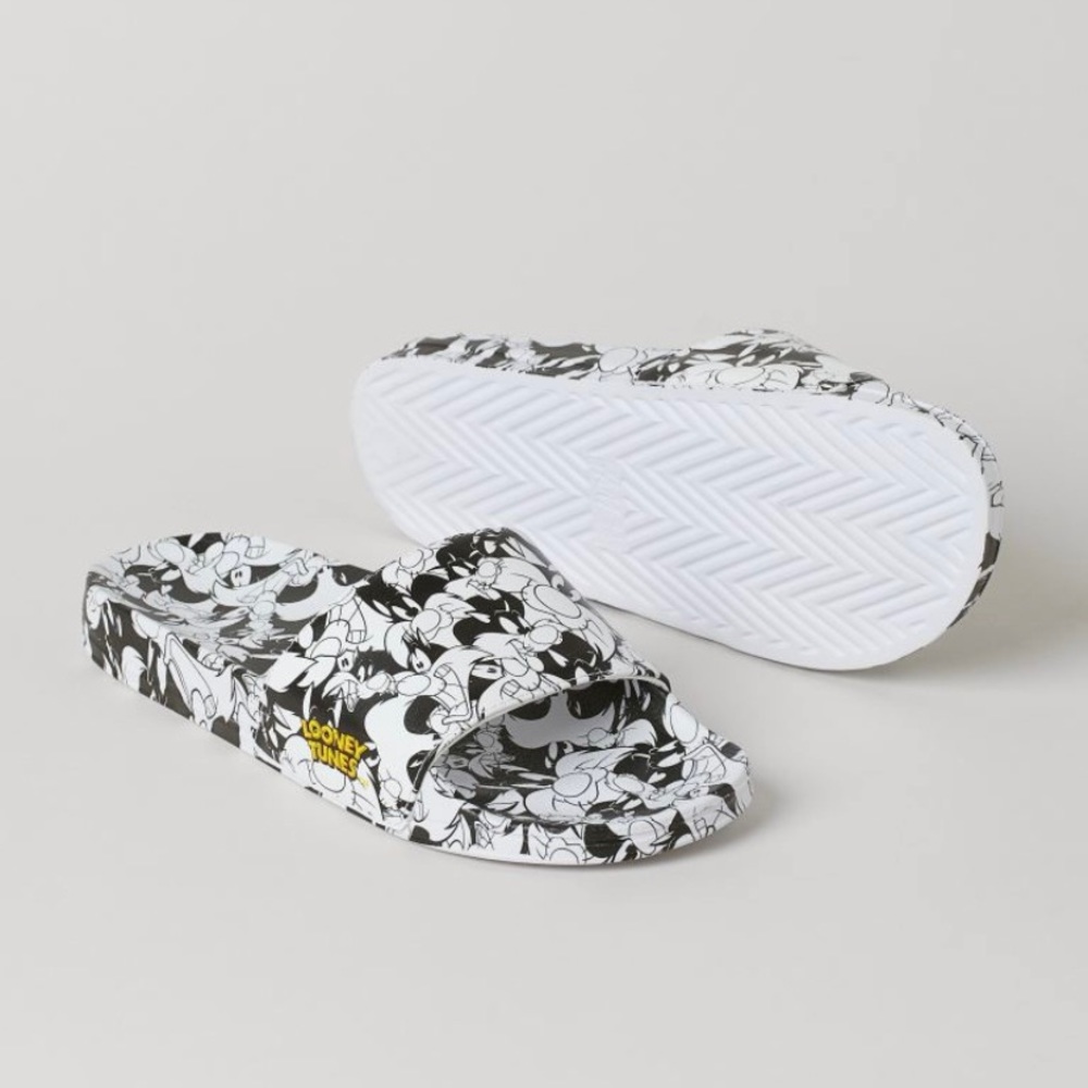 H&M X Looney Tunes - Printed Pool Shoe Slides - Tom & Jerry Print.